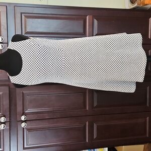 LOFT Black and White Sleeveless A Line Dress Sz 6